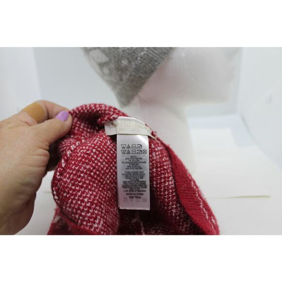 Christian Siriano Red and Gray Snowflake Slouchy Beanie Hats - Picture 3 of 3